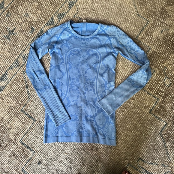 Cool Blue Lululemon Swifty Tech Women's Top 6 - Picture 1 of 5